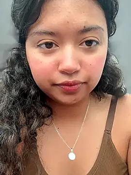 Snapshot of Peach_Girll chatting on February 13, 2:24 pm Peach Girll online show from February 13, 2:24 pm