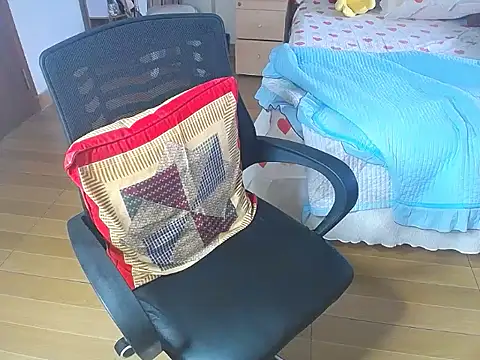 Snapshot of Makemypussysquirt-tsunami chatting on September 29, 6:51 am Makemypussysquirt-tsunami online show from September 29, 6:51 am