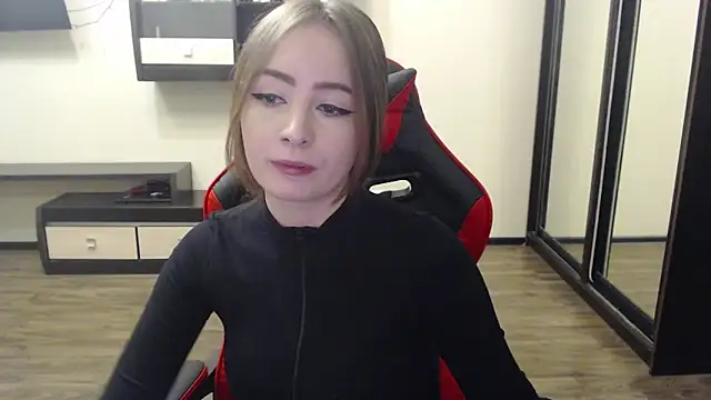 Laralianna online show from January 4, 5:58 pm