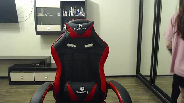 Laralianna online show from February 22, 7:58 pm