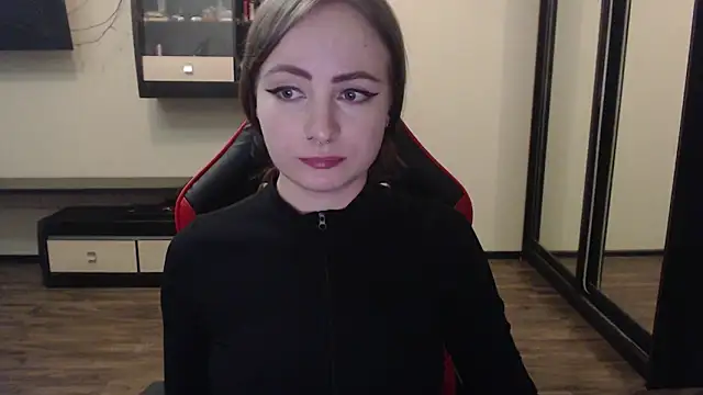 Laralianna online show from March 2, 8:07 pm