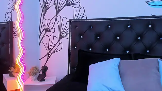 Snapshot of Sweet_Ariadna_ chatting on October 21, 12:17 pm Sweet Ariadna online show from October 21, 12:17 pm