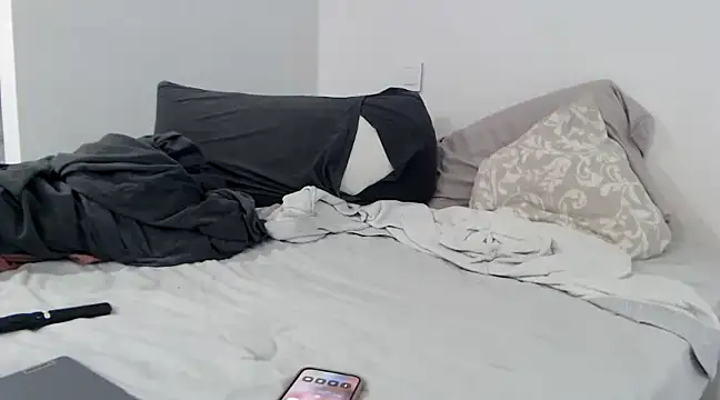 sweeti Em online show from February 5, 6:59 pm