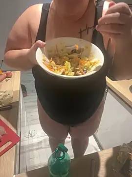 sweeti Em online show from March 21, 5:12 pm