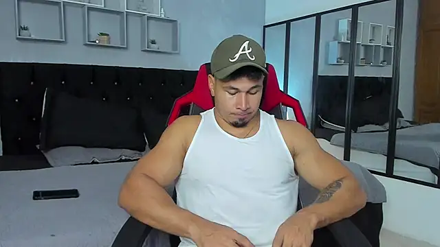 tyler hank01 online show from October 30, 6:19 pm