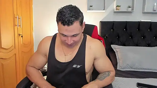 Snapshot of tyler_hank01 chatting on March 28, 5:12 pm tyler hank01 online show from March 28, 5:12 pm