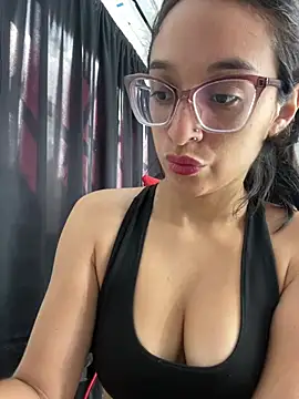 Snapshot of Ninnfa chatting on February 12, 7:24 pm Ninnfa online show from February 12, 7:24 pm