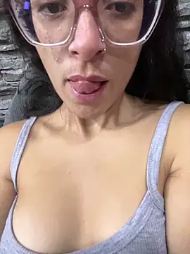 Snapshot of Ninnfa chatting on March 12, 11:20 am Ninnfa online show from March 12, 11:20 am