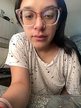 Snapshot of Ninnfa chatting on October 2, 2:13 pm Ninnfa online show from October 2, 2:13 pm