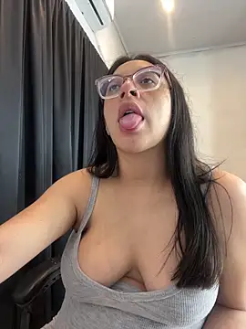 Snapshot of Ninnfa chatting on October 9, 10:19 pm Ninnfa online show from October 9, 10:19 pm