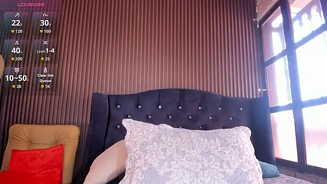 Snapshot of JuliaDawson_ chatting on January 17, 9:40 pm JuliaDawson online show from January 17, 9:40 pm