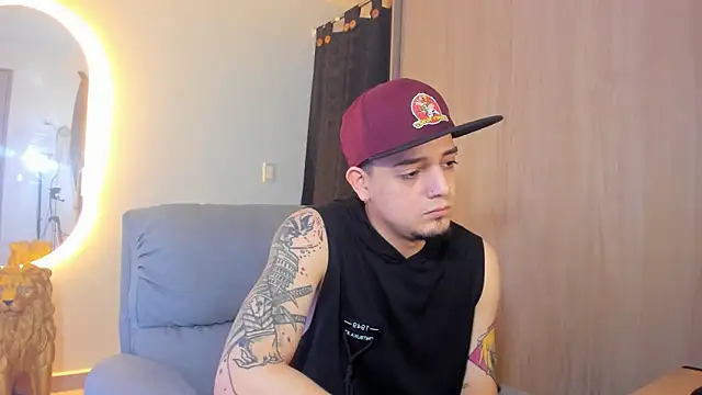 alejandro calderon1 online show from February 16, 4:42 am