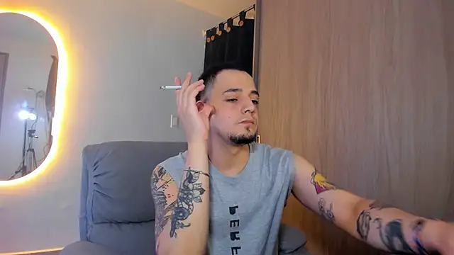 alejandro calderon1 online show from February 24, 5:00 am