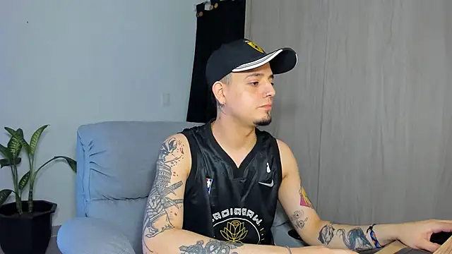 alejandro calderon1 online show from March 7, 4:24 am