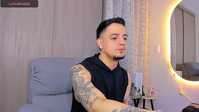 alejandro calderon1 online show from September 28, 4:40 am