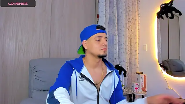 alejandro calderon1 online show from October 28, 5:22 am