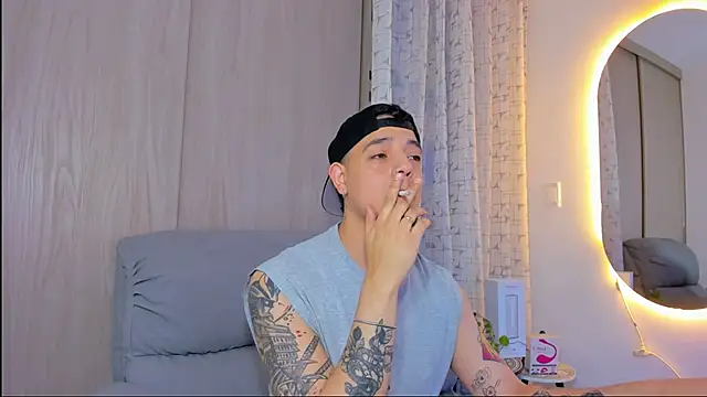 alejandro calderon1 online show from November 4, 3:27 am