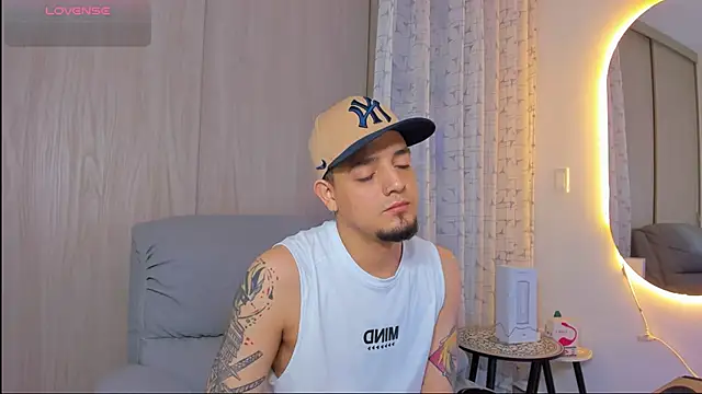 alejandro calderon1 online show from November 21, 5:39 am