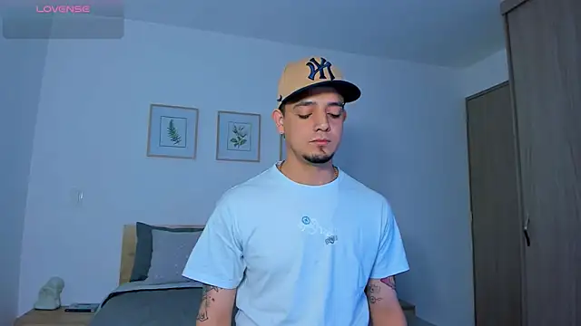 alejandro calderon1 online show from November 26, 9:32 am