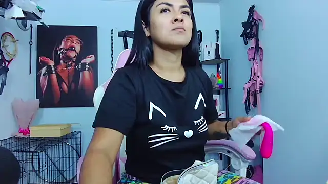 Hannah-grace online show from December 18, 1:06 pm