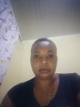 Snapshot of Candylious87 chatting on April 10, 8:13 pm Candylious87 online show from April 10, 8:13 pm