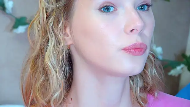 GentleRossi online show from April 15, 3:19 pm