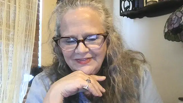 Snapshot of DestineeLoverGirl chatting on November 11, 1:44 pm DestineeLoverGirl online show from November 11, 1:44 pm