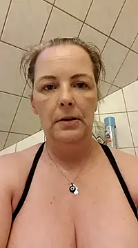 saharaheiss online show from February 16, 5:04 pm