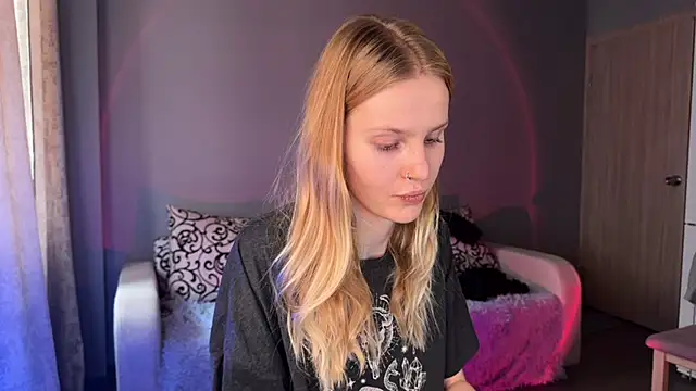 Snapshot of Chanel_Gill chatting on September 20, 5:30 am Chanel Gill online show from September 20, 5:30 am