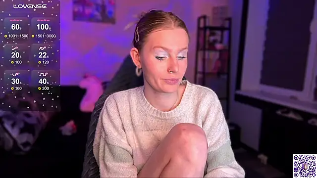 Chanel Gill online show from November 13, 11:25 pm