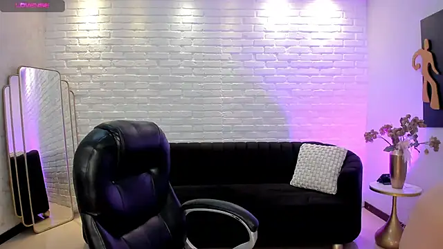 Snapshot of JennaOlsonX chatting on February 27, 3:05 pm JennaOlsonX online show from February 27, 3:05 pm