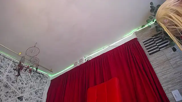 Snapshot of hornytsblonde chatting on February 11, 1:27 pm hornytsblonde online show from February 11, 1:27 pm