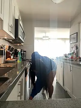 MeghanXO online show from January 29, 3:04 pm