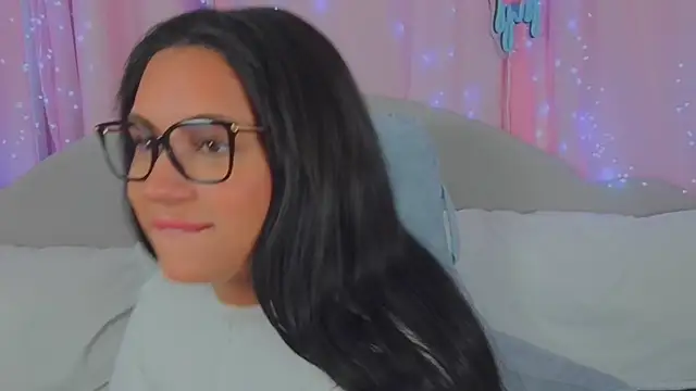 MeghanXO online show from October 6, 2:20 am