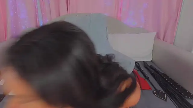 MeghanXO online show from December 4, 2:43 am