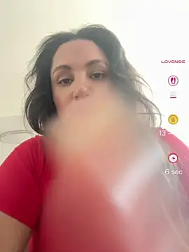 MeghanXO online show from July 6, 9:06 pm