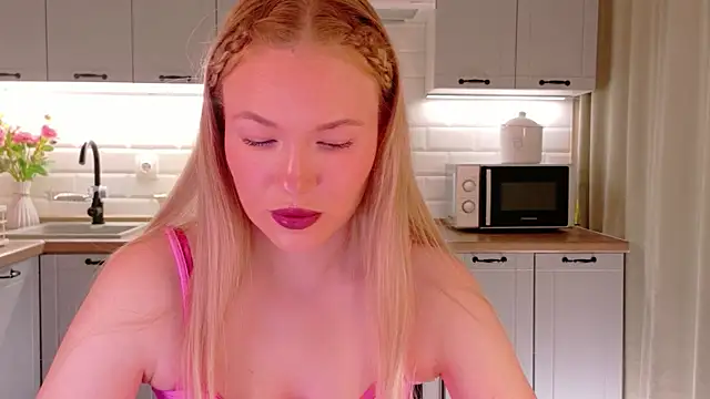 Veronika Mitchel online show from April 25, 3:42 pm