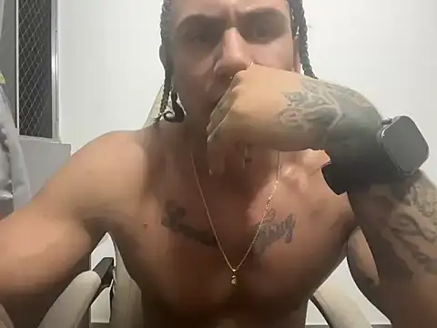 Snapshot of xxxtreme_master7 chatting on November 9, 6:23 am xxxtreme master7 online show from November 9, 6:23 am