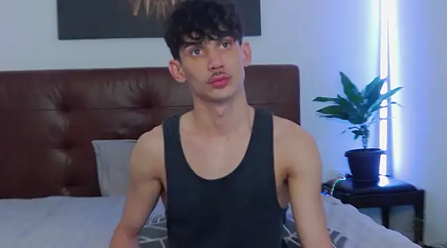 Snapshot of DanielCrush1 chatting on February 23, 9:00 am DanielCrush1 online show from February 23, 9:00 am