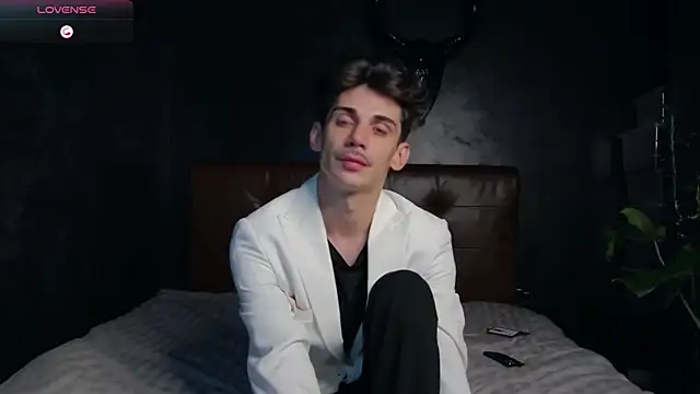 Snapshot of DanielCrush1 chatting on November 14, 1:10 pm DanielCrush1 online show from November 14, 1:10 pm