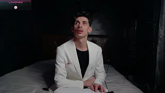 Snapshot of DanielCrush1 chatting on November 26, 4:30 pm DanielCrush1 online show from November 26, 4:30 pm