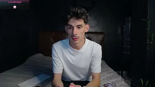 Snapshot of DanielCrush1 chatting on November 27, 1:02 pm DanielCrush1 online show from November 27, 1:02 pm