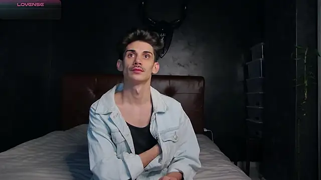 Snapshot of DanielCrush1 chatting on January 7, 5:15 pm DanielCrush1 online show from January 7, 5:15 pm