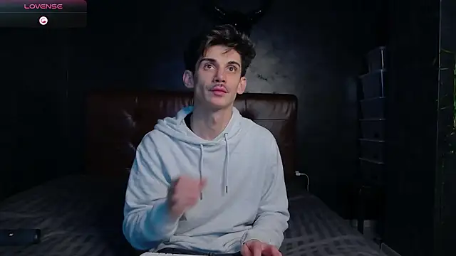 Snapshot of DanielCrush1 chatting on January 13, 7:08 pm DanielCrush1 online show from January 13, 7:08 pm