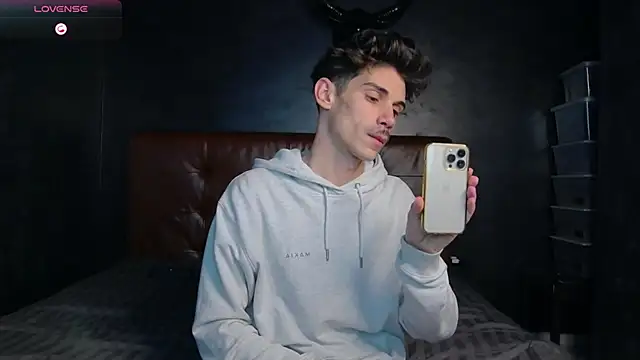 Snapshot of DanielCrush1 chatting on January 15, 2:10 pm DanielCrush1 online show from January 15, 2:10 pm