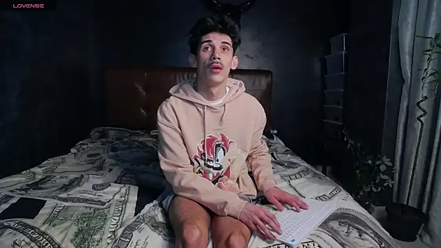 Snapshot of DanielCrush1 chatting on February 20, 6:48 am DanielCrush1 online show from February 20, 6:48 am