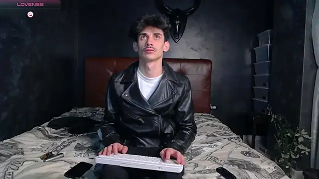 Snapshot of DanielCrush1 chatting on February 21, 6:58 am DanielCrush1 online show from February 21, 6:58 am