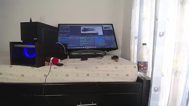 eolicasex online show from March 18, 4:26 pm