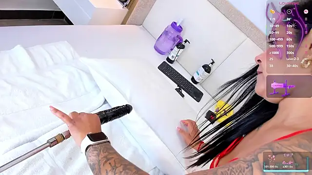 bounce katty online show from April 8, 8:42 pm