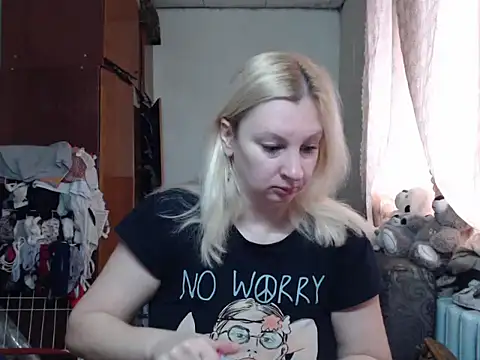 BustyBlond online show from February 8, 6:43 am